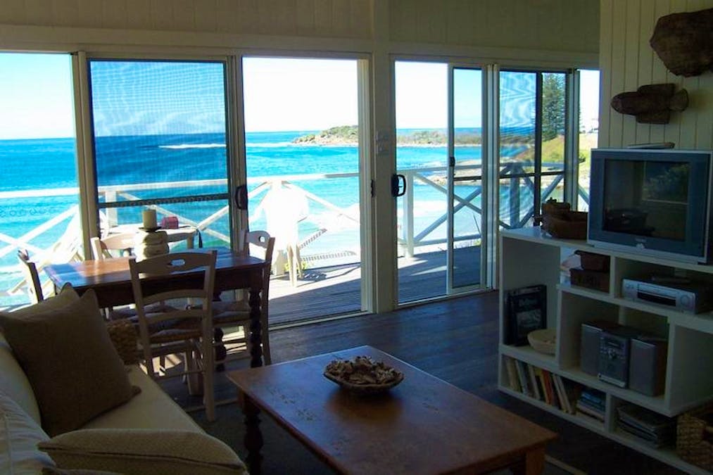 Beach House 2 21 Marine Parade Yamba Nsw 2464 Sold